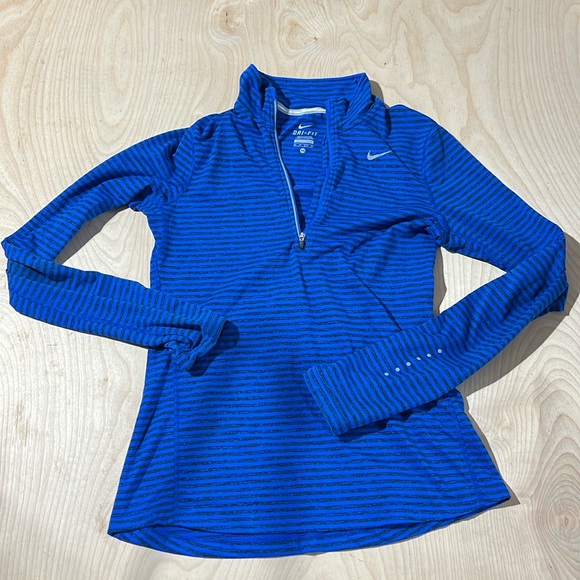 Nike Tops - Nike dri-fit 1/4 zip pullover XS